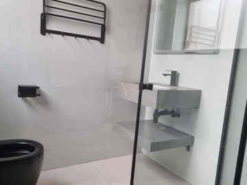 2 Bedroom Flat & Apartment