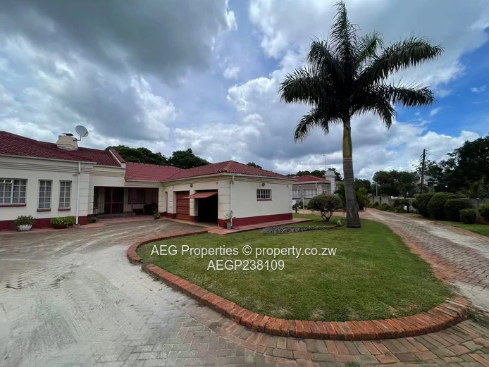 Elegant 3-Bedroom All-En-Suite Garden Residence (Sole Mandate)