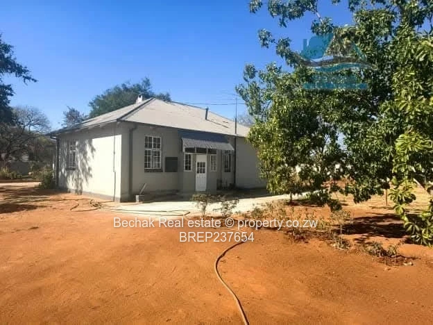 Spacious 3-Bed Home on 3000m² with Borehole - Bulawayo East