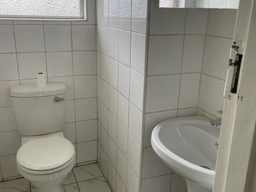 2 Bedroom Flat & Apartment