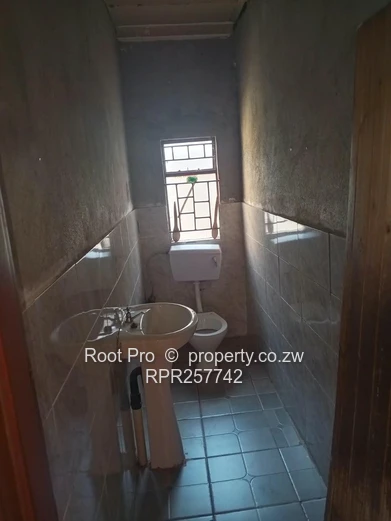 Chitungwiza Unit L house for sale 