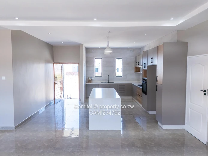 3 bed Arlington Cluster apartment with borehole nice garden 