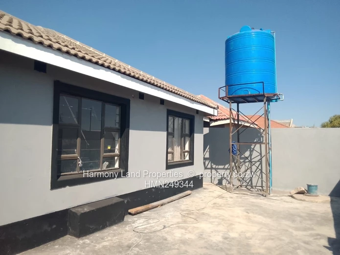 5 Bedroomed House to Let in Murisa park, Chitungwiza