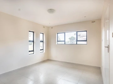 4 Bedroom Flat & Apartment