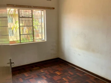 2 Bedroom Flat & Apartment