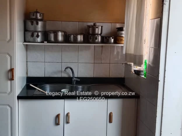 Emerald Hill: 4-Bed Family Home, Disused Pool & Borehole on 2000m²