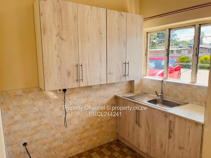 Bright 1-Bed Garden Flat with Borehole in Bluff Hill