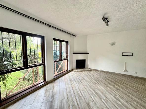 3 Bedroom Flat & Apartment