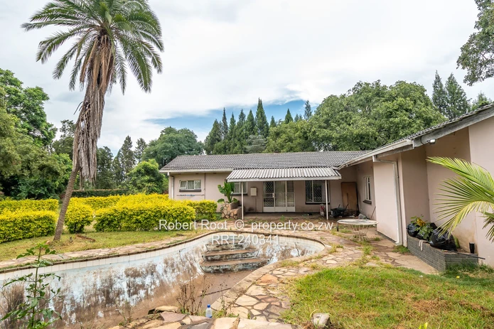 Stunning Road Road Frontage!