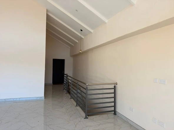 3 Bedroom Flat & Apartment