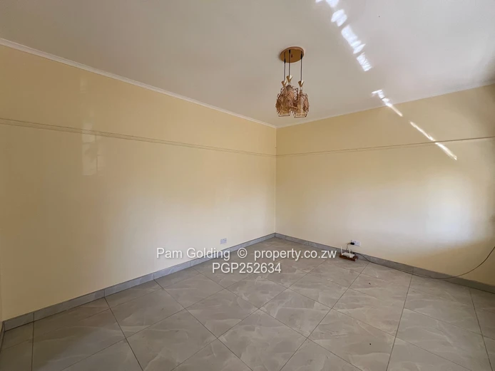 2 Bed Flat in Avondale