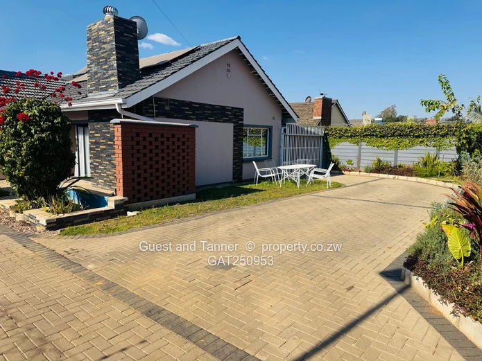 Move-In Ready Family Home with Solar Backup & Cottage – Cranborne