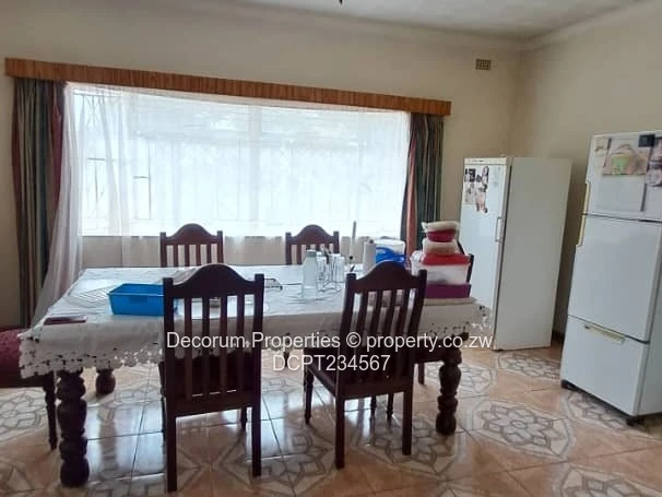 4-Bed Emerald Hill Home on 2030m² with Borehole & Driveway