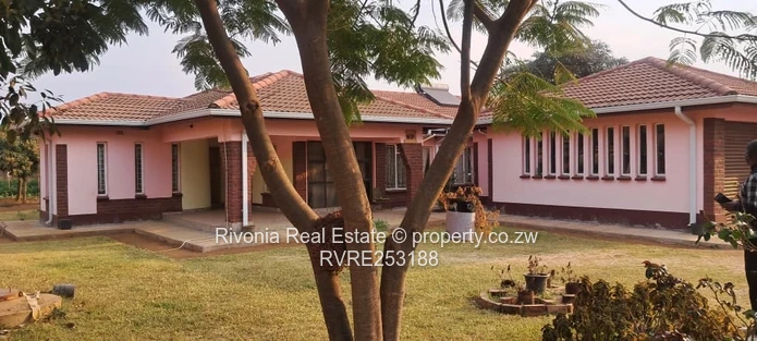4-Bed Family Home in Nharira — 2440m² with Borehole