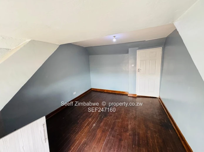 Modern 4-Bed Home in Knowe on 2305m² with Borehole