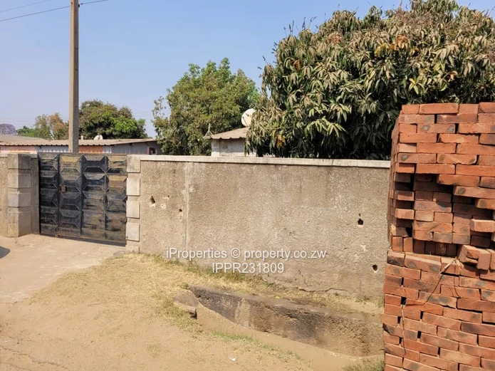 4-Bed Home in Mufakose