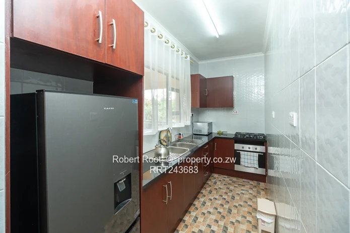 Stunning 3 bed fully furnished apartment!