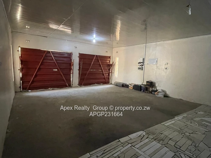 Hatfield House for Sale: Luxurious Family Home with Self-Contained Cottage