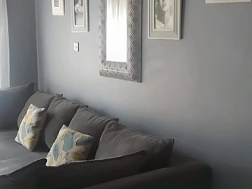 2 Bedroom Flat & Apartment