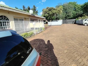 2 Bedroom Garden Flat