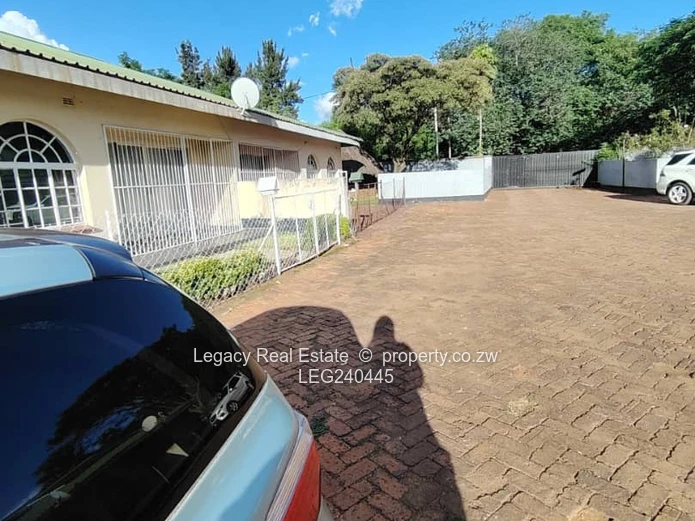 This 2 bedroom garden flat in Strathaven offers comfortable living in a quiet and serene environment