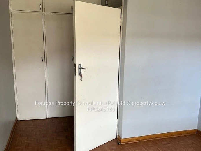 Renovated 3-Bed Duplex Townhouse with Fitted Kitchen & Borehole in Avenues