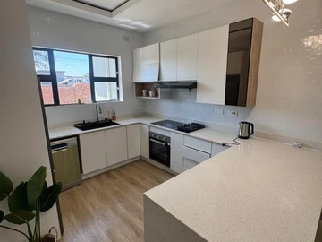 3 Bedroom Flat & Apartment