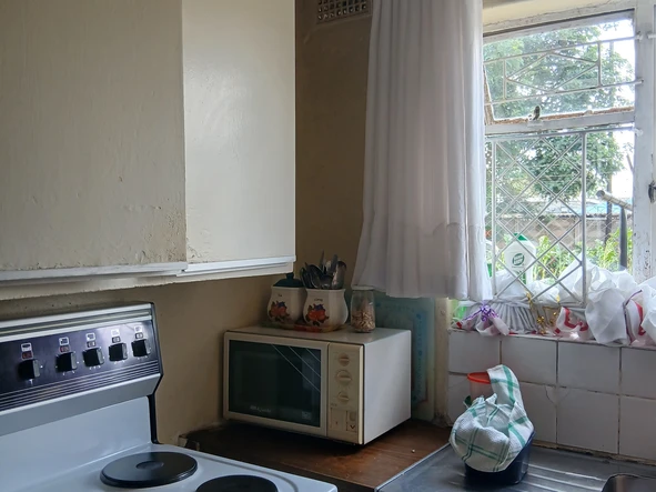 2 Bedroom Flat & Apartment