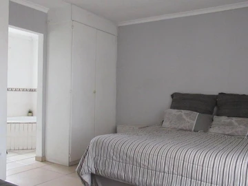 3 Bedroom Flat & Apartment