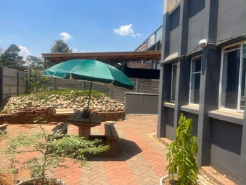 2 Bedroom Flat & Apartment