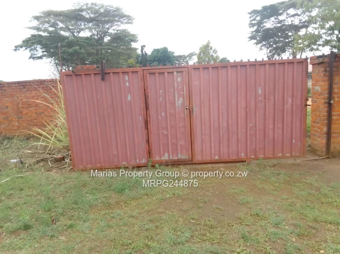 Walled 6-Bed Shell on 2.03ha — Main Road Frontage