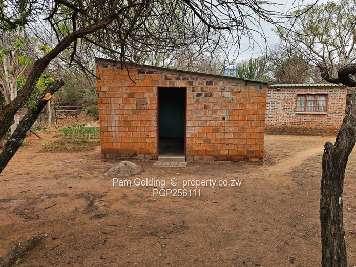 Charming 4 Bedroom Thatched Home