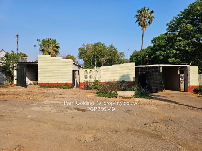 Close To Town. SURBUBS 2939sqm!