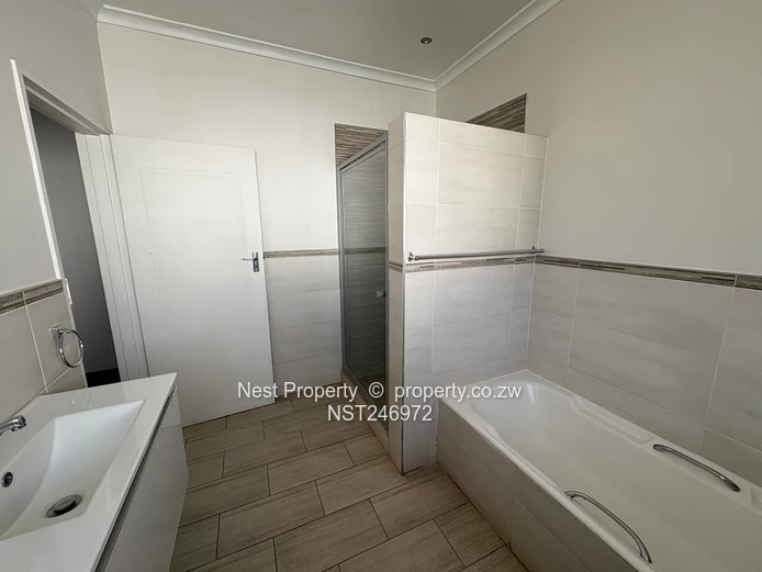 Elegant Family Living In Gunhill