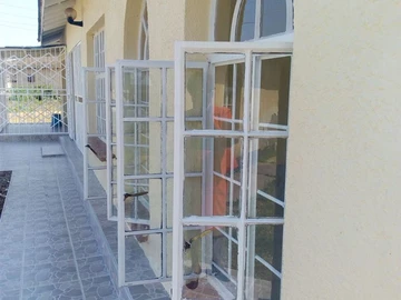 3 Bedroom Flat & Apartment