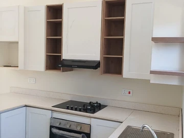 2 Bedroom Flat & Apartment