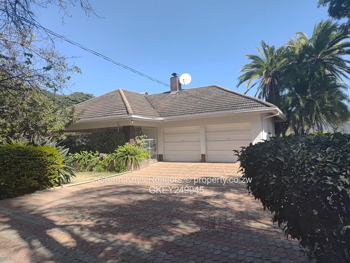 Mount Pleasant 4-Bed with Pool, Borehole Tanks & Gardeneds 