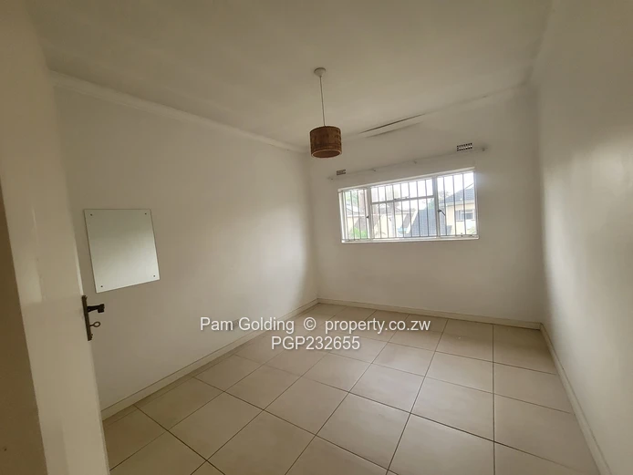 A Garden Flat With A Garden !!!