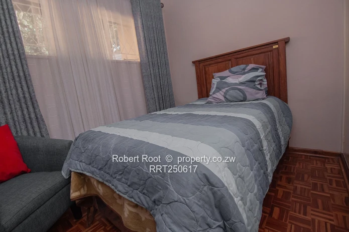 Well established home nestled in leafy Glenlorne set on 5376 sq meters