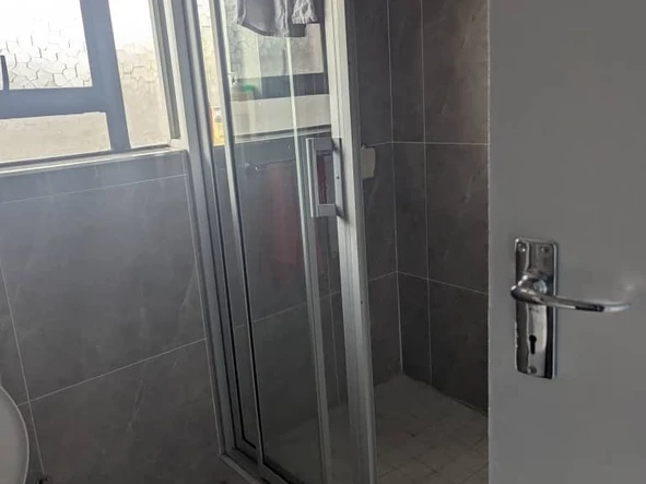 3 Bedroom Flat & Apartment