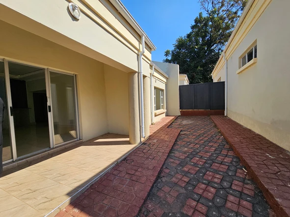 3 Bedroom Flat & Apartment