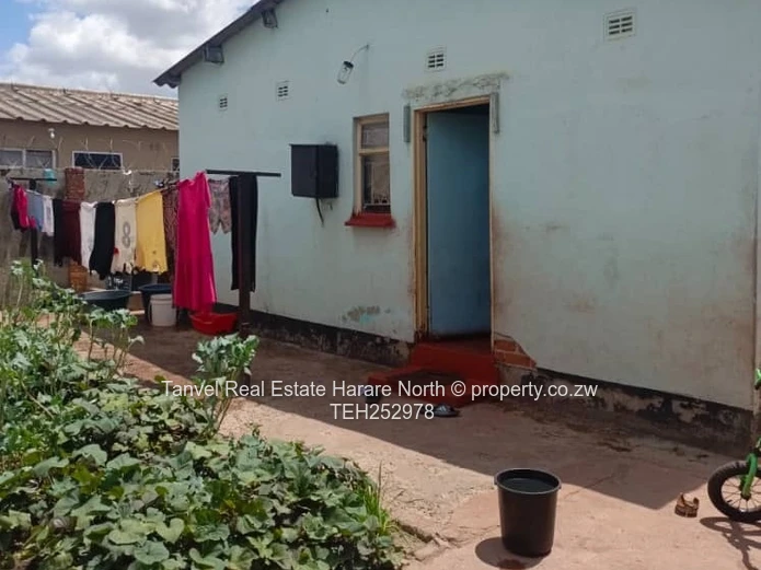 Available for sale in Glenora C is a 4 bedroomed house, kitchen, lounge and dinning, walled and gate