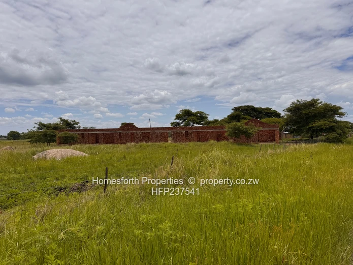Kintyre Estate Agro Residential Property for Sale (Bulawayo Road) (Sole Mandate)