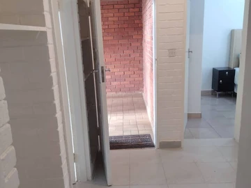 2 Bedroom Flat & Apartment