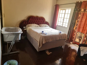 2 Bedroom Flat & Apartment