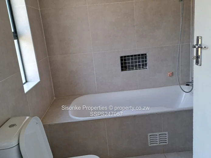 A morden neat cluster for rental in Greendale