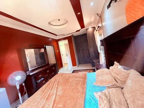 5 Bedroom House