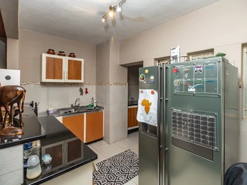 3 Bedroom Flat & Apartment