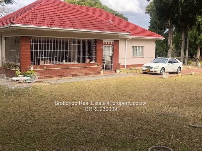 Commercial Property for rent in Greendale Letombo Area