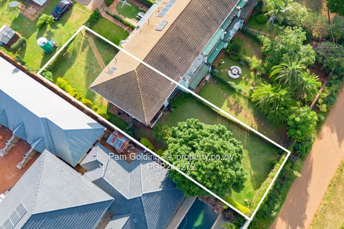 3 Bedroom Duplex Flat for Sale in Eastlea